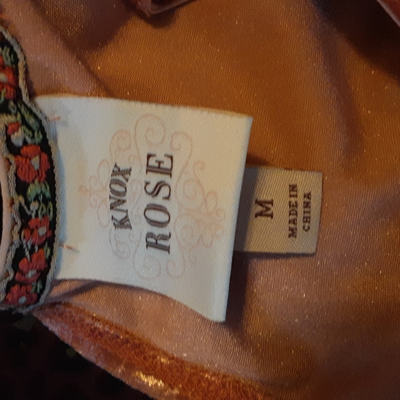 Knox Rose Velvet Top - Picture 4 of 6